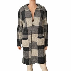 NWOT Monteau Los Angeles buffalo plaid gray white duster sweater coat